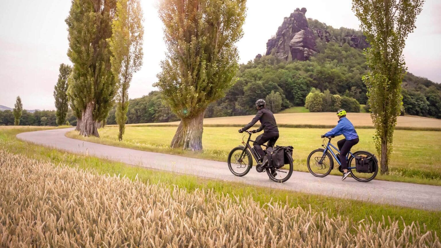 Met de santos rijden door de natuur
